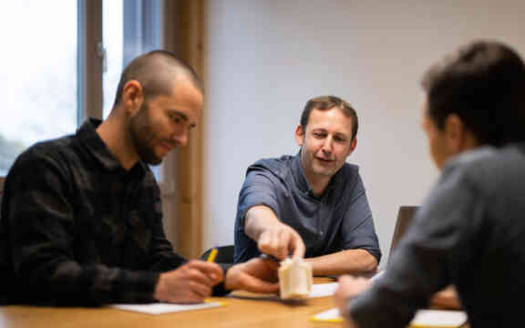 Entwickler Besprechung3 1800px
