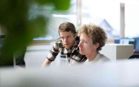 Entwickler Besprechung 1800px